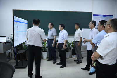 校長(zhǎng)許青云帶隊(duì)赴平頂山考察學(xué)習(xí)兄弟高校產(chǎn)業(yè)學(xué)院建設(shè)