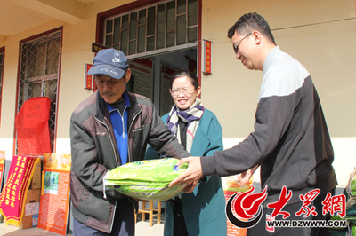 “發展生態農業 助力精準扶貧”公益惠民活動于費縣芍藥山村舉辦
