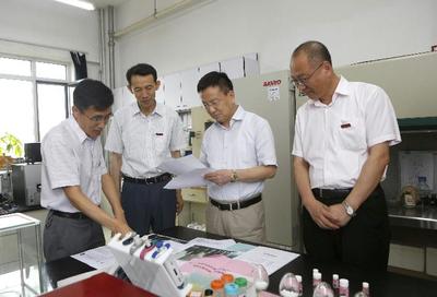 孫學玉赴大連民族大學調研人才和科技工作