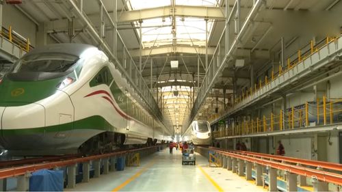 青藏鐵路西格段動車組試驗列車今日上線運行,復興號預計7月1日在青藏鐵路上運營