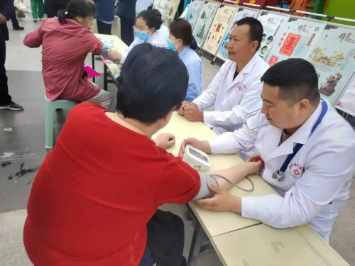 莊浪縣中醫(yī)醫(yī)院開展第38個世界無煙日主題義診活動，倡導(dǎo)健康生活